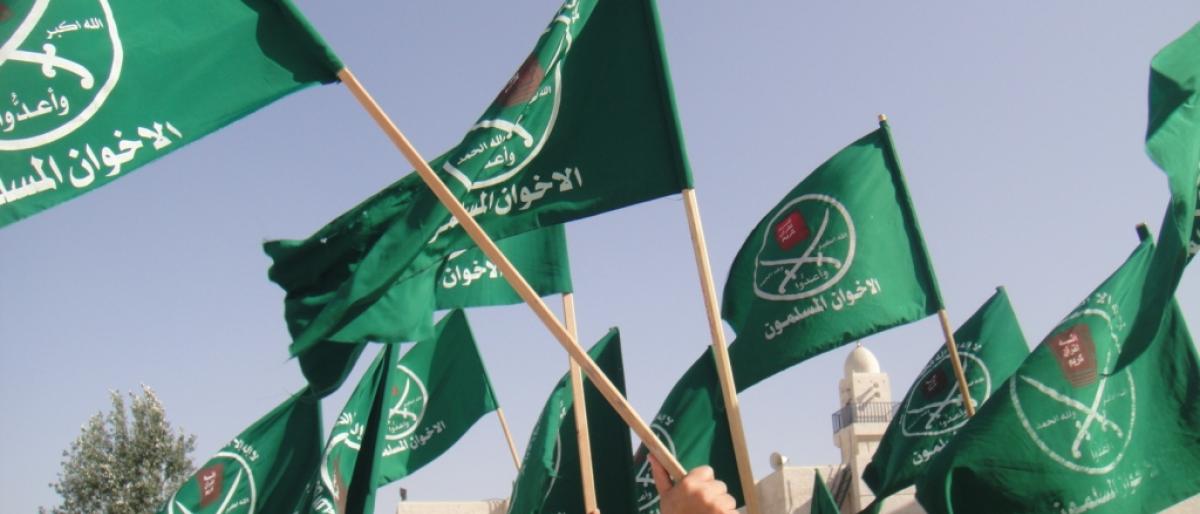 نيويورك تايمز: لهذه الأسباب لا يمكن وضع “الإخوان المسلمين” على لائحة الإرهاب